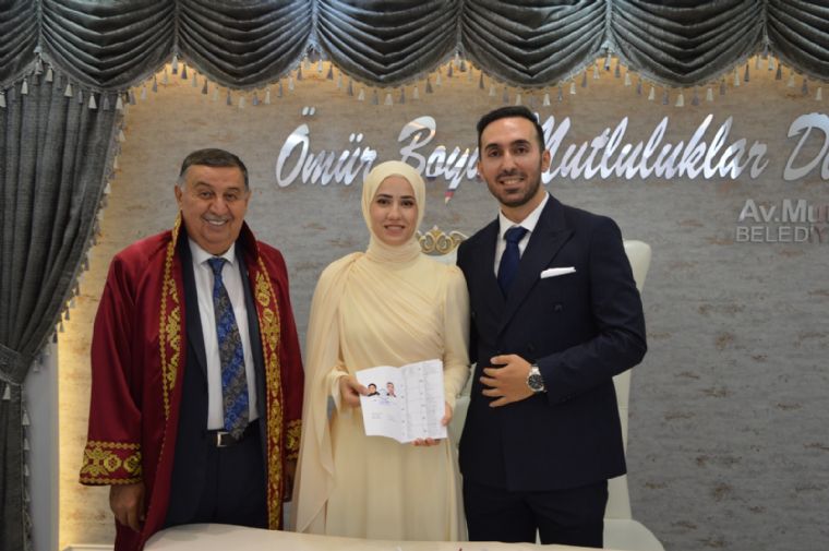 Çiftimize Bir Ömür Boyu Mutluluklar Dilerim