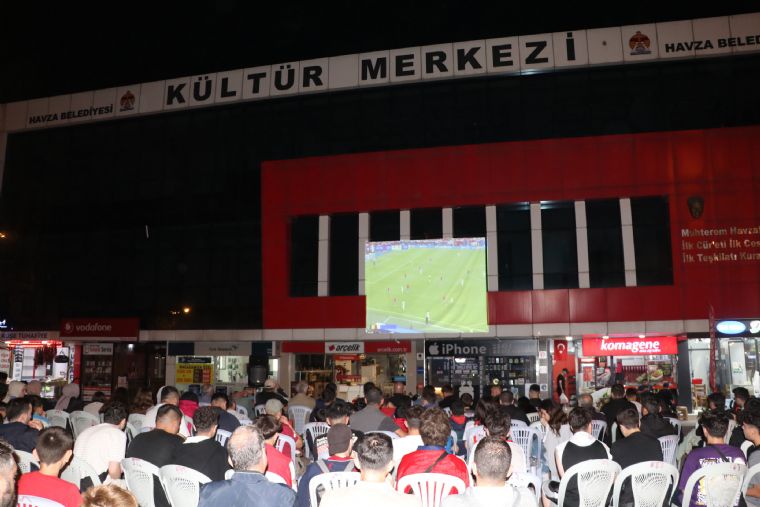 Havza’da Milli Heyecan Meydanda Yaşandı