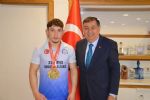 Bilek Güreşi Türkiye Şampiyonları Başkanımız Sn. Av. Murat İkiz’i Makamında Ziyaret Ettiler.